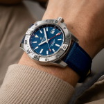 Breitling AVENGER AUTOMATIC GMT 44 A32320101C1X1